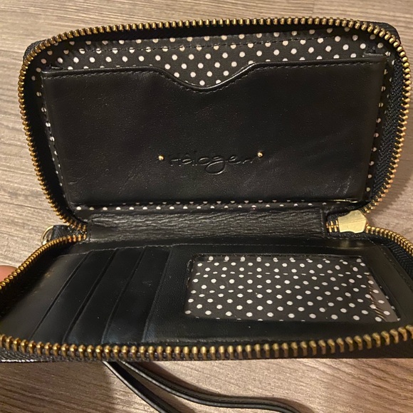 ‘Like-new’ Halogen Wristlet Wallet - Picture 3 of 4